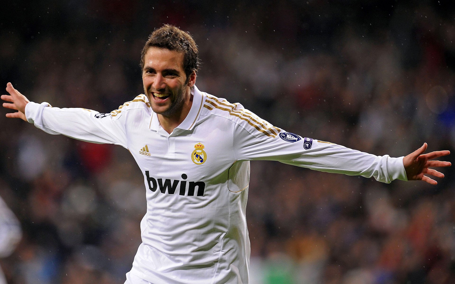 英超豪门争霸：冠军争夺激烈到最后一刻，英超豪门俱乐部